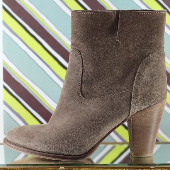 Carla Pitti Suede Leather Ankle Boots - Picture 3 of 16